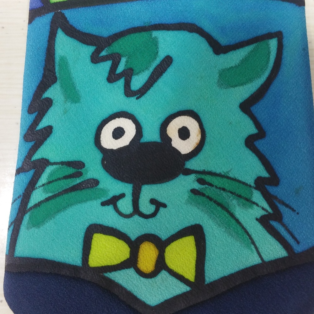 Vintage Hand Painted Hand Sewn Silk Tie.